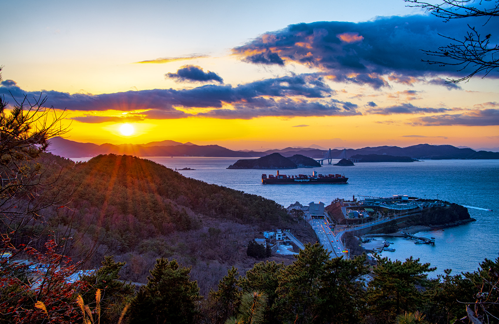 PHOTO BY  | NIKON D850 | 2023:12:31 16:51:03 | ISO-100 | 1/15 sec | f 22 | 42 mm | EV=0 | ● WIDTH:1700 pixels  HEIGHT:1105 pixels