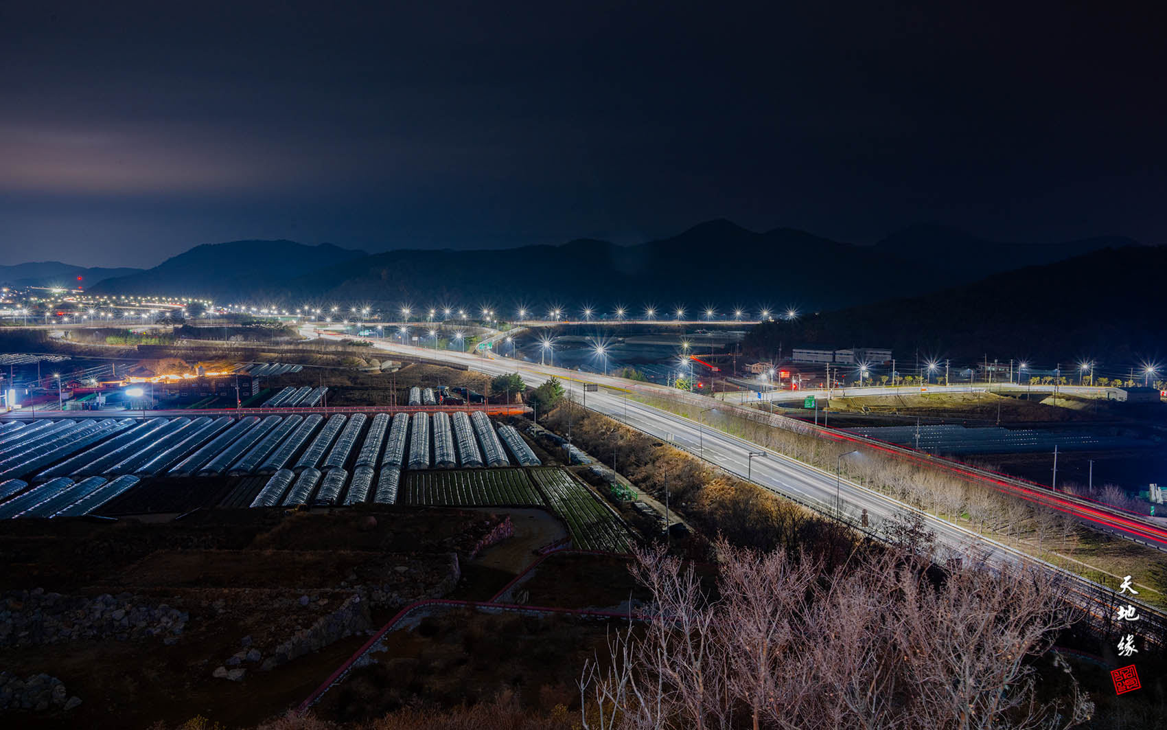 PHOTO BY KKY_CWANG_YEOL | NIKON Z 8 | 2023:12:31 20:33:01 | ISO-200 | 180/1 sec | f 14 | 25.5 mm | EV=0 | ● WIDTH:1700 pixels  HEIGHT:1063 pixels