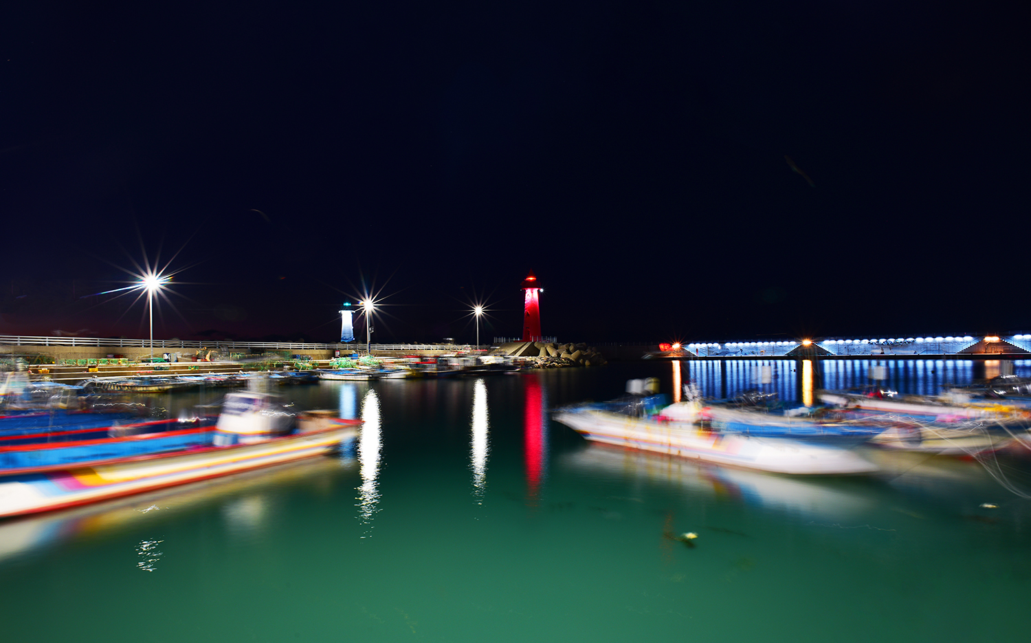 PHOTO BY ZENITHJin62 | NIKON D810 | 2024:01:24 06:45:48 | ISO-100 | 300/10 sec | f 16 | 20 mm | EV=-0.3 | ● WIDTH:1500 pixels  HEIGHT:935 pixels