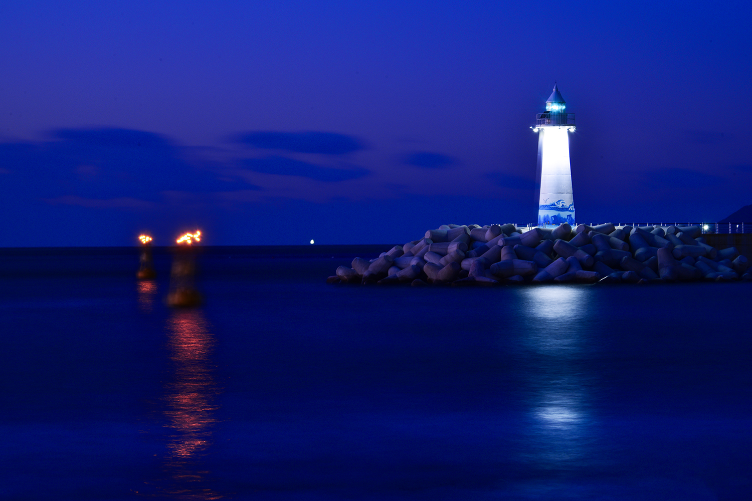 PHOTO BY ZENITHJin62 | NIKON D810 | 2024:01:24 07:02:23 | ISO-100 | 300/10 sec | f 16 | 112 mm | EV=-0.3 | ● WIDTH:1500 pixels  HEIGHT:1000 pixels