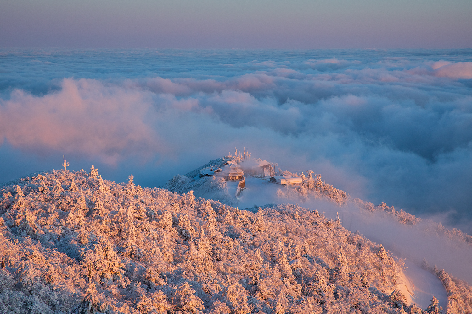 PHOTO BY  | Canon EOS 5D Mark IV | 2024:02:07 07:32:17 | ISO-400 | 1/80 sec | f 13 | 70 mm | EV=0 | ● WIDTH:1500 pixels  HEIGHT:1000 pixels