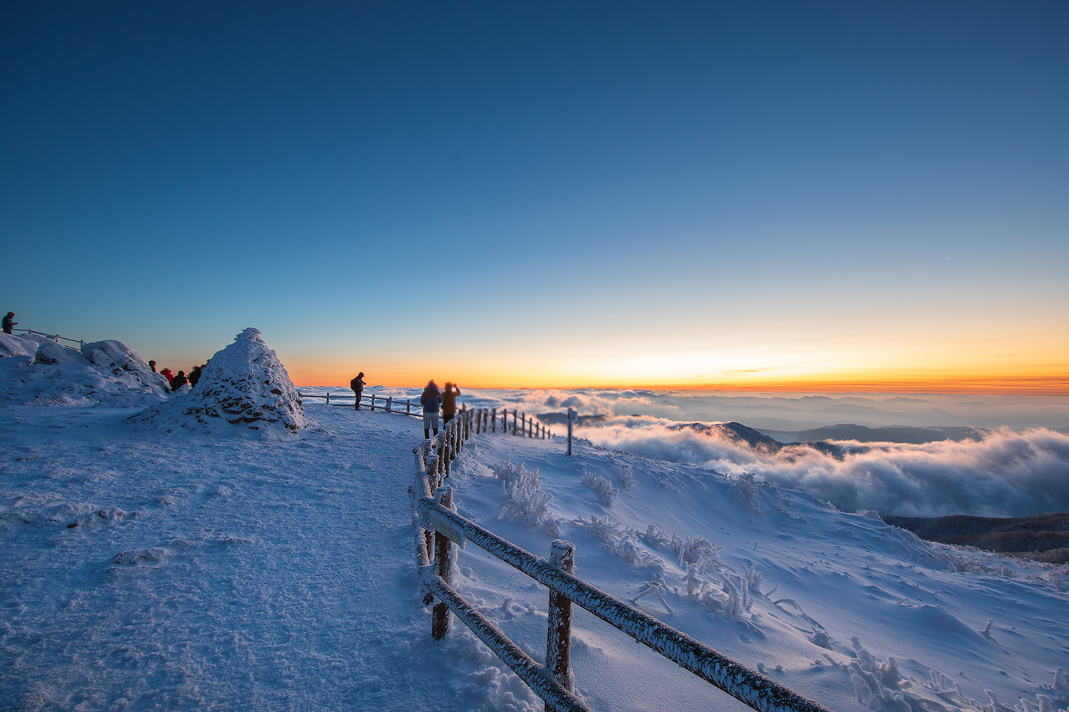 PHOTO BY  | Canon EOS 5D Mark IV | 2024:02:07 07:02:28 | ISO-400 | 3/10 sec | f 8 | 14 mm | EV=0 | ● WIDTH:1500 pixels  HEIGHT:1000 pixels