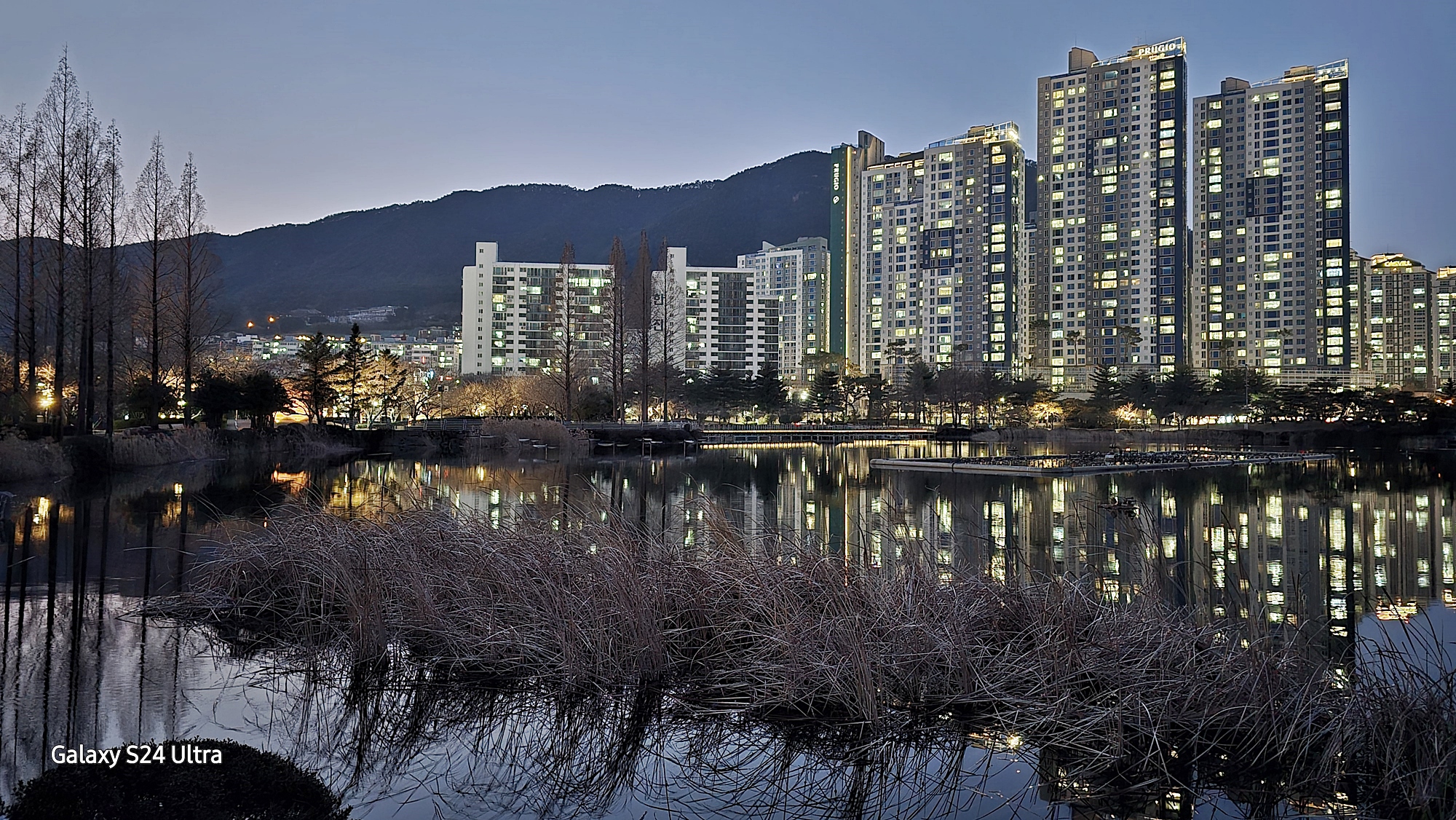 PHOTO BY  | Galaxy S24 Ultra | 2024:02:10 18:27:13 | ISO-2000 | 1/24 sec | f 1.7 | 6.3 mm | EV=0 | ● WIDTH:4000 pixels  HEIGHT:2252 pixels