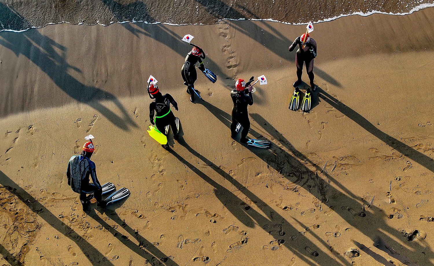 PHOTO BY  | FC4382 | 2024:03:02 07:49:55 | ISO-100 | 1/50 sec | f 2.8 | 19.35 mm | EV=-0.7 | ● WIDTH:1500 pixels  HEIGHT:918 pixels