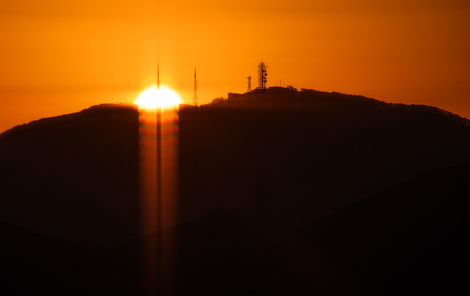 PHOTO BY ZENITHJin62 | NIKON D810 | 2024:03:02 18:16:08 | ISO-100 | 1/800 sec | f 11 | 300 mm | EV=0 | ● WIDTH:1500 pixels  HEIGHT:943 pixels