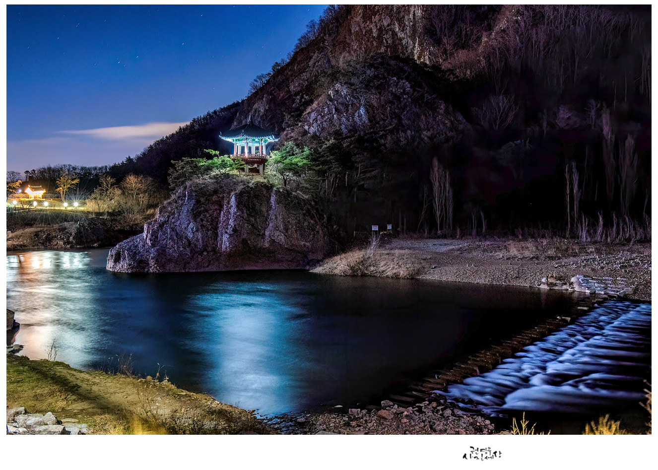 PHOTO BY Kwon Young Woo | NIKON D850 | 2024:03:01 19:36:28 | ISO-1250 | 15/1 sec | f 11 | 36 mm | EV=-1.3 | ● WIDTH:1326 pixels  HEIGHT:947 pixels