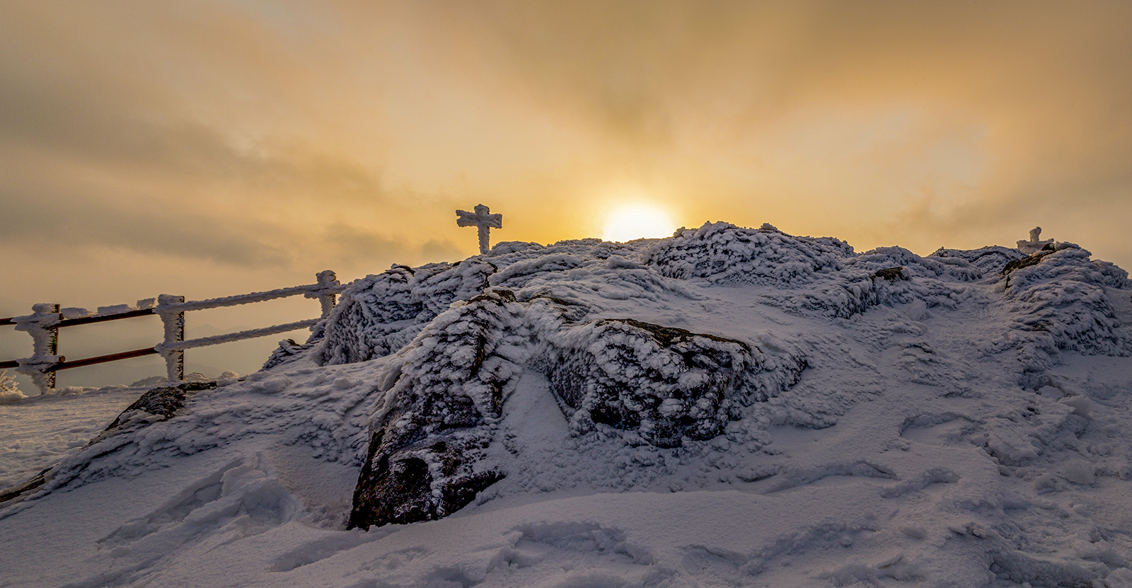PHOTO BY MINKYUKIM | Canon EOS 5D Mark III | 2024:03:07 17:45:02 | ISO-200 | 1/40 sec | f 18 | 24 mm | EV=0 | ● WIDTH:1600 pixels  HEIGHT:831 pixels