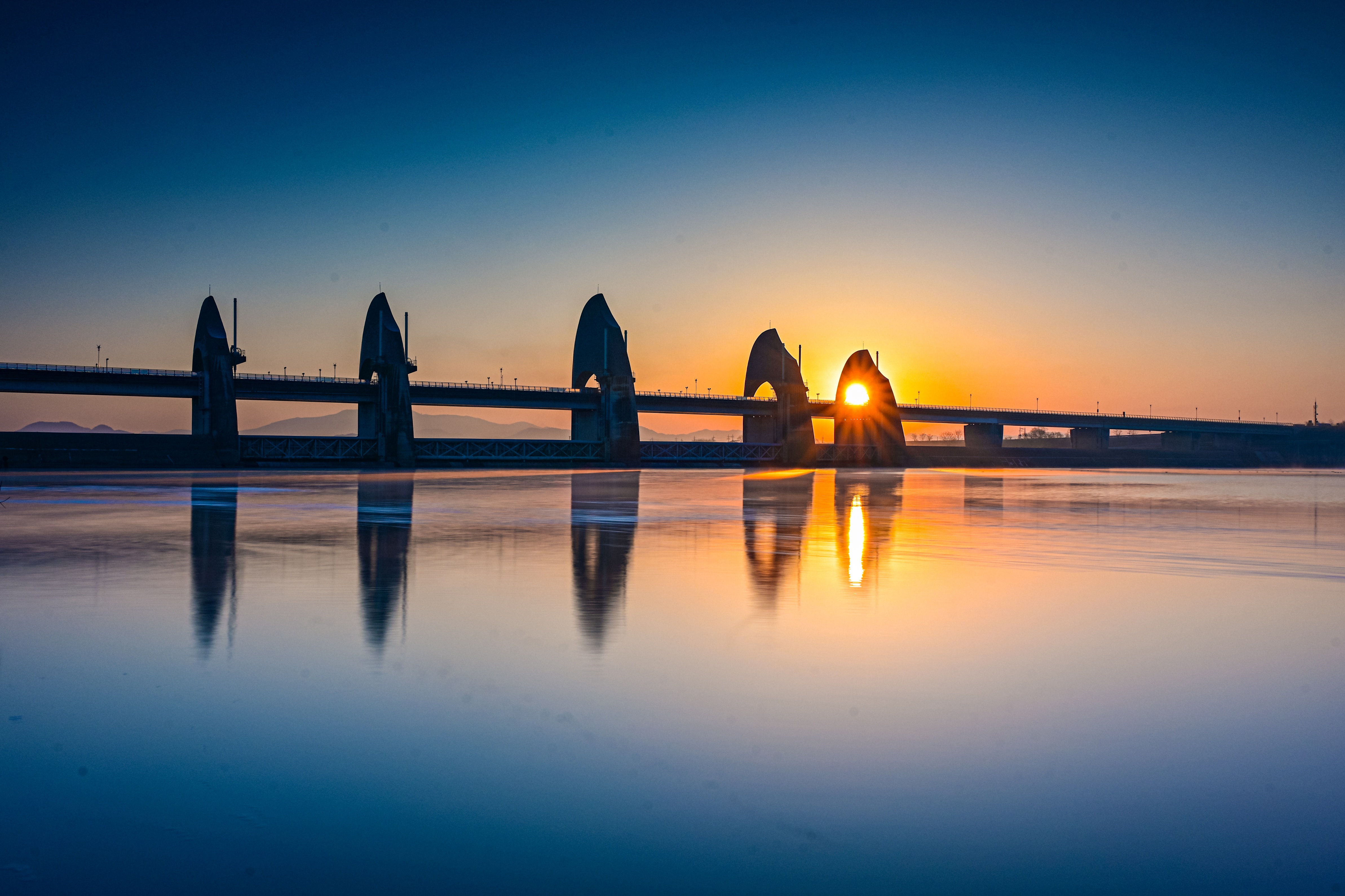 PHOTO BY  | NIKON Z 7_2 | 2024:03:10 07:09:44 | ISO-100 | 60000/10000 sec | f 11 | 28 mm | EV=-0.3 | ● WIDTH:  HEIGHT: