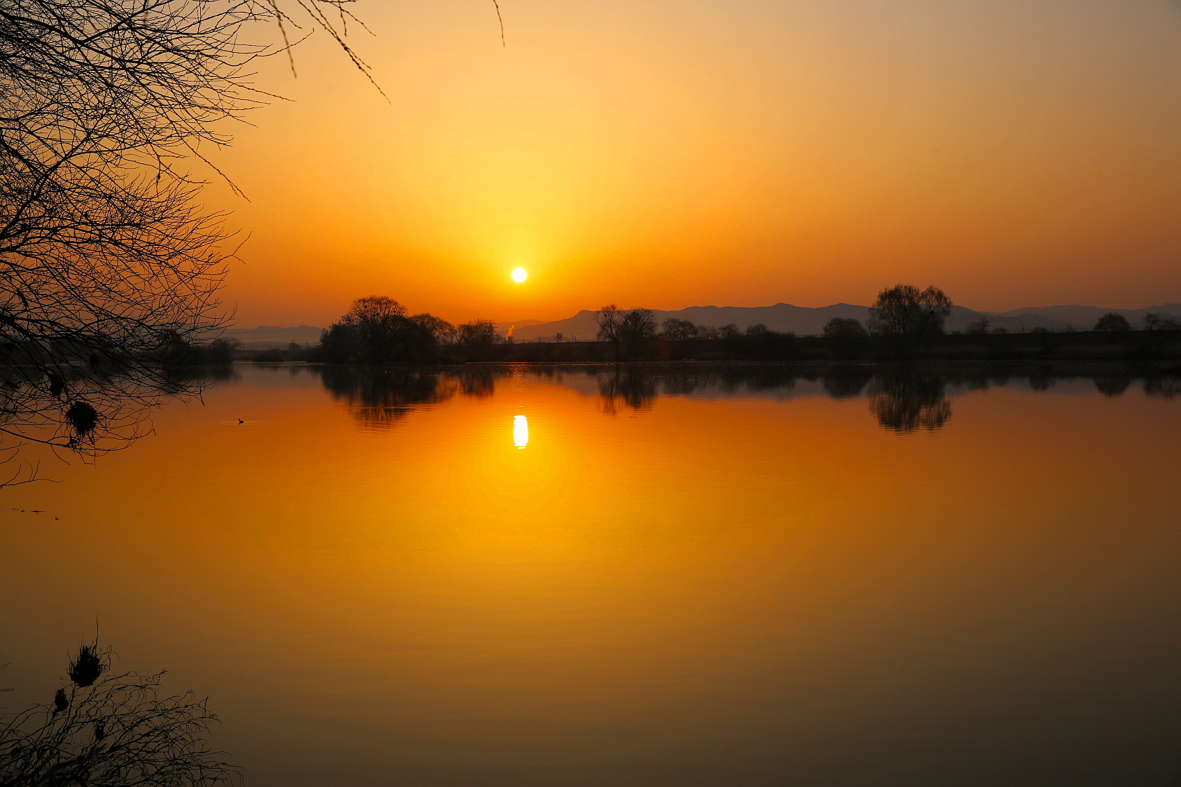 PHOTO BY  | Canon EOS 5D Mark III | 2024:03:16 06:36:56 | ISO-100 | 1/320 sec | f 7.1 | 41 mm | EV=0 | ● WIDTH:1700 pixels  HEIGHT:1133 pixels