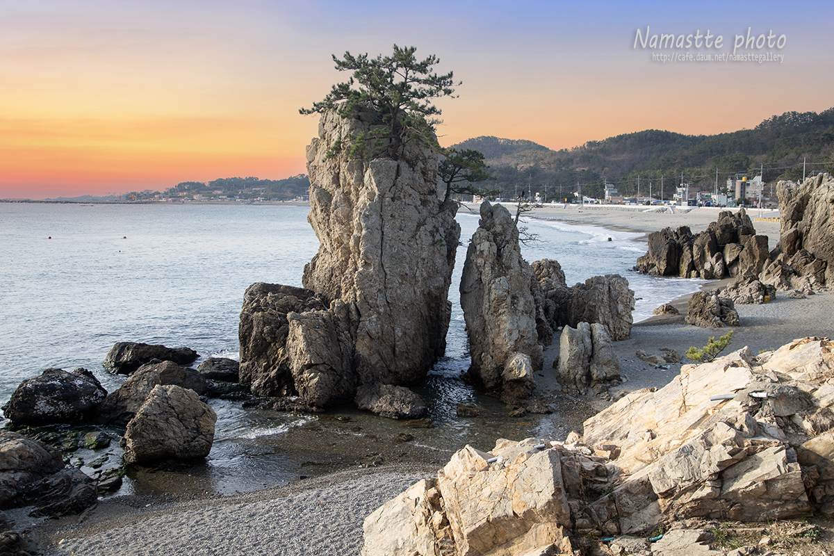 PHOTO BY LEE PILKOO | Canon EOS 5D Mark IV | 2024:03:18 08:16:37 | ISO-400 | 1/250 sec | f 8 | 35 mm | EV=-0.7 | ● WIDTH:1200 pixels  HEIGHT:800 pixels