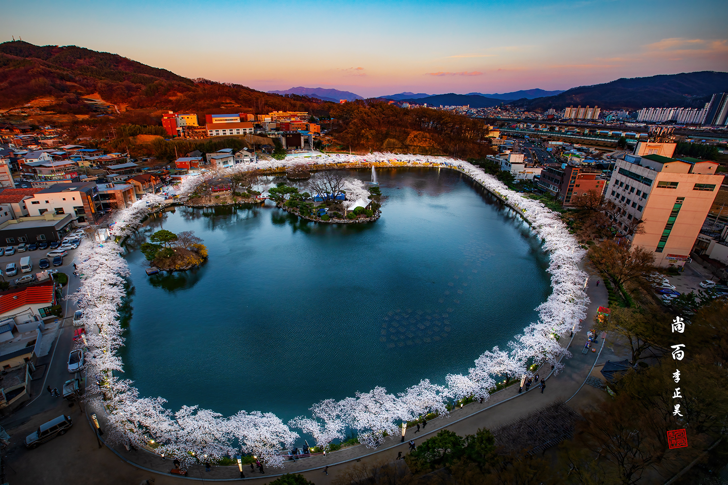 PHOTO BY  | Canon EOS 5D Mark IV | 2019:04:02 18:29:49 | ISO-100 | 1/20 sec | f 11 | 16 mm | EV=0 | ● WIDTH:1500 pixels  HEIGHT:1000 pixels