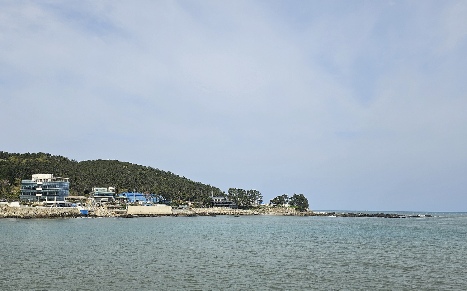 PHOTO BY  | Galaxy S23 Ultra | 2024:04:10 14:29:50 | ISO-10 | 1/1600 sec | f 1.7 | 6.3 mm | EV=0 | ● WIDTH:1500 pixels  HEIGHT:933 pixels