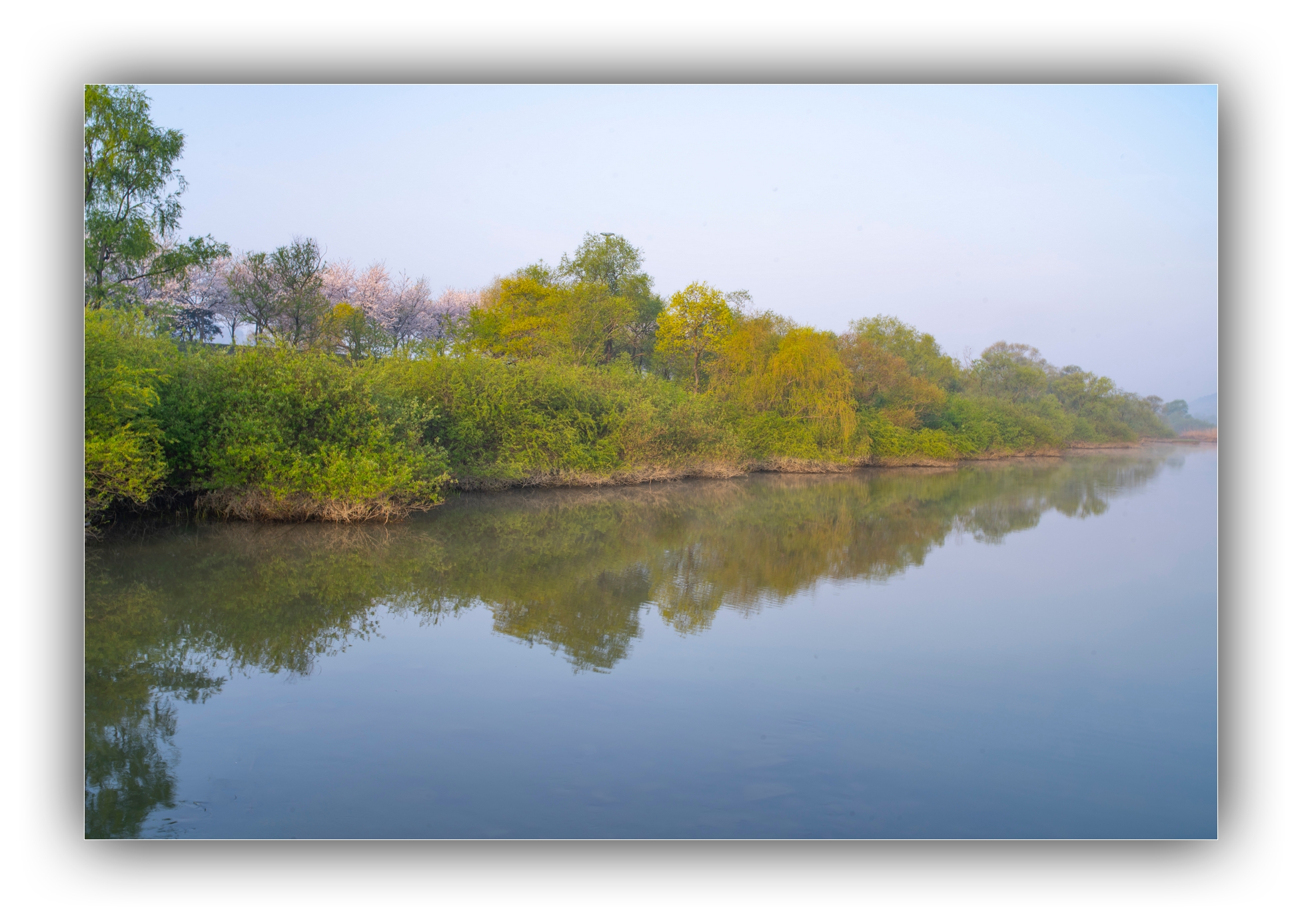 PHOTO BY Sil Sang Kim | ILCE-7RM4 | 2024:04:06 19:01:43 | ISO-100 | 1/10 sec | f 16 | 35 mm | EV=0 | ● WIDTH:1954 pixels  HEIGHT:1387 pixels