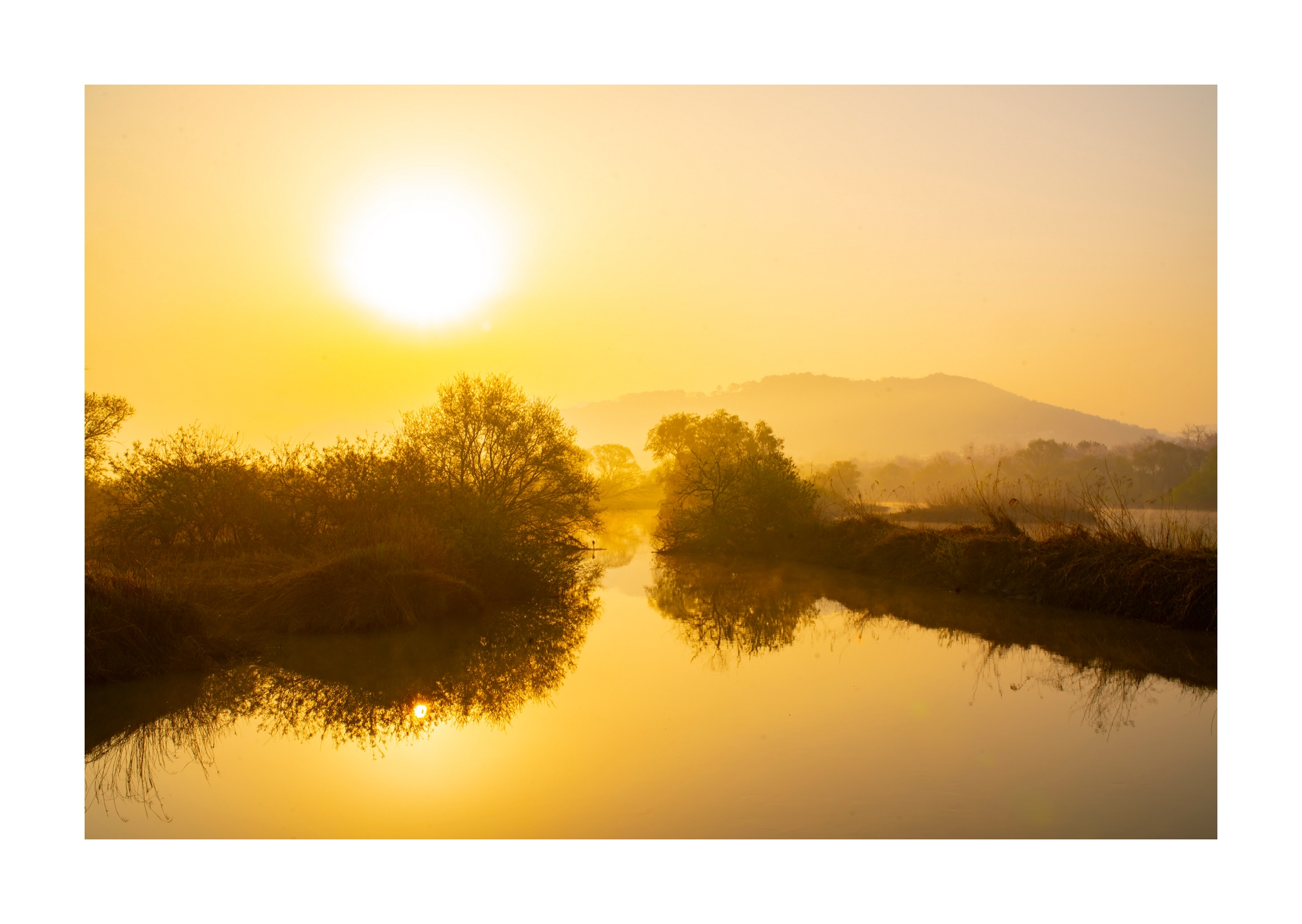 PHOTO BY Sil Sang Kim | ILCE-7RM4 | 2024:04:06 18:56:52 | ISO-100 | 1/50 sec | f 16 | 35 mm | EV=0 | ● WIDTH:1954 pixels  HEIGHT:1387 pixels