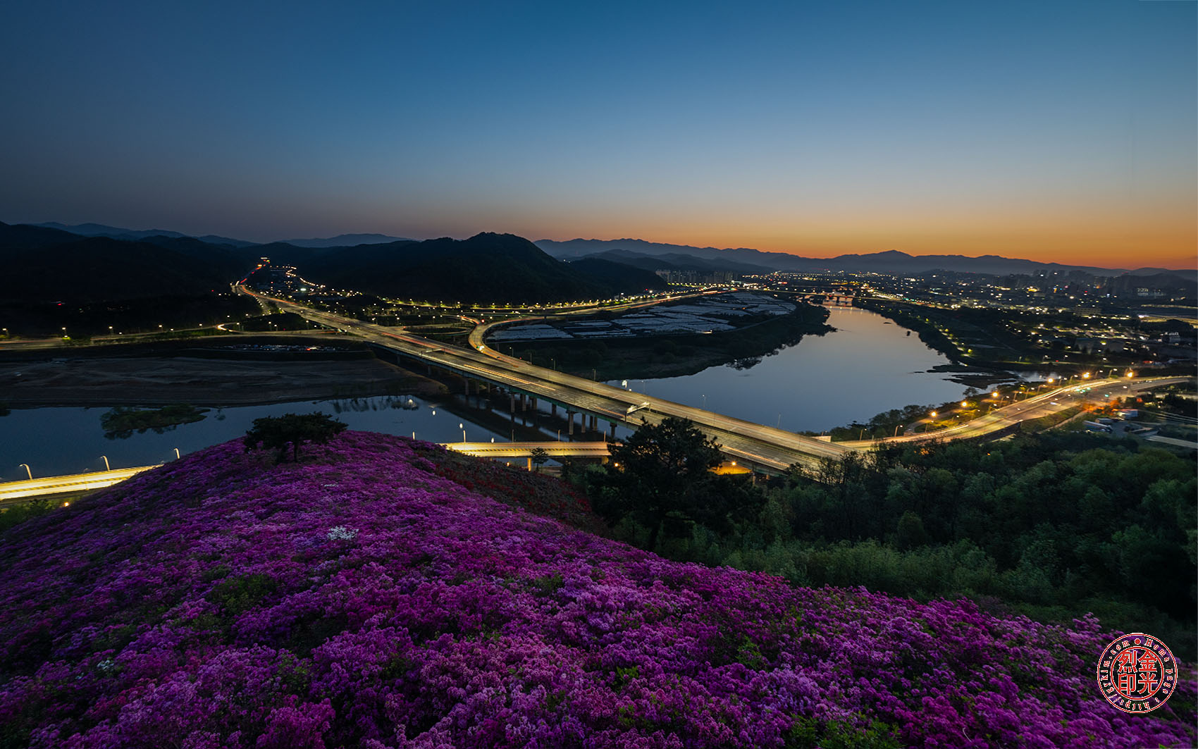 PHOTO BY KKY_CWANG_YEOL | NIKON Z 8 | 2024:04:14 05:23:03 | ISO-400 | 5/1 sec | f 11 | 14 mm | EV=-0.3 | ● WIDTH:1700 pixels  HEIGHT:1063 pixels
