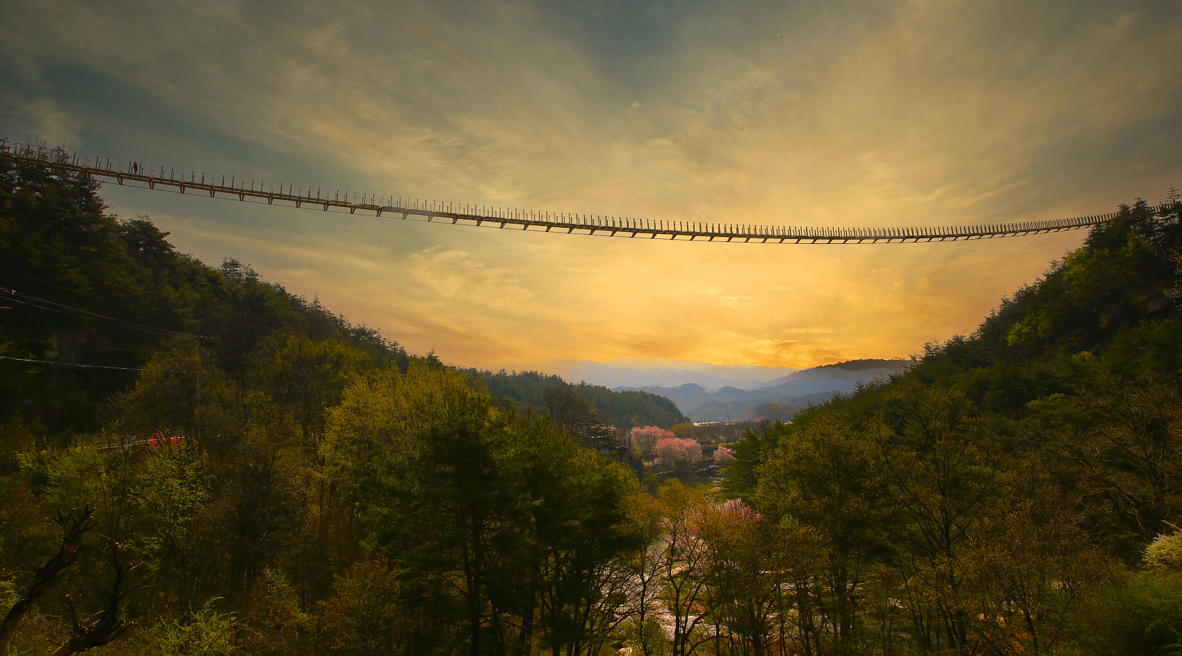 PHOTO BY  | Canon EOS 5D Mark III |  | ISO-100 | 1/500 sec | f 10 | 24 mm | EV=0 | ● WIDTH:1700 pixels  HEIGHT:944 pixels