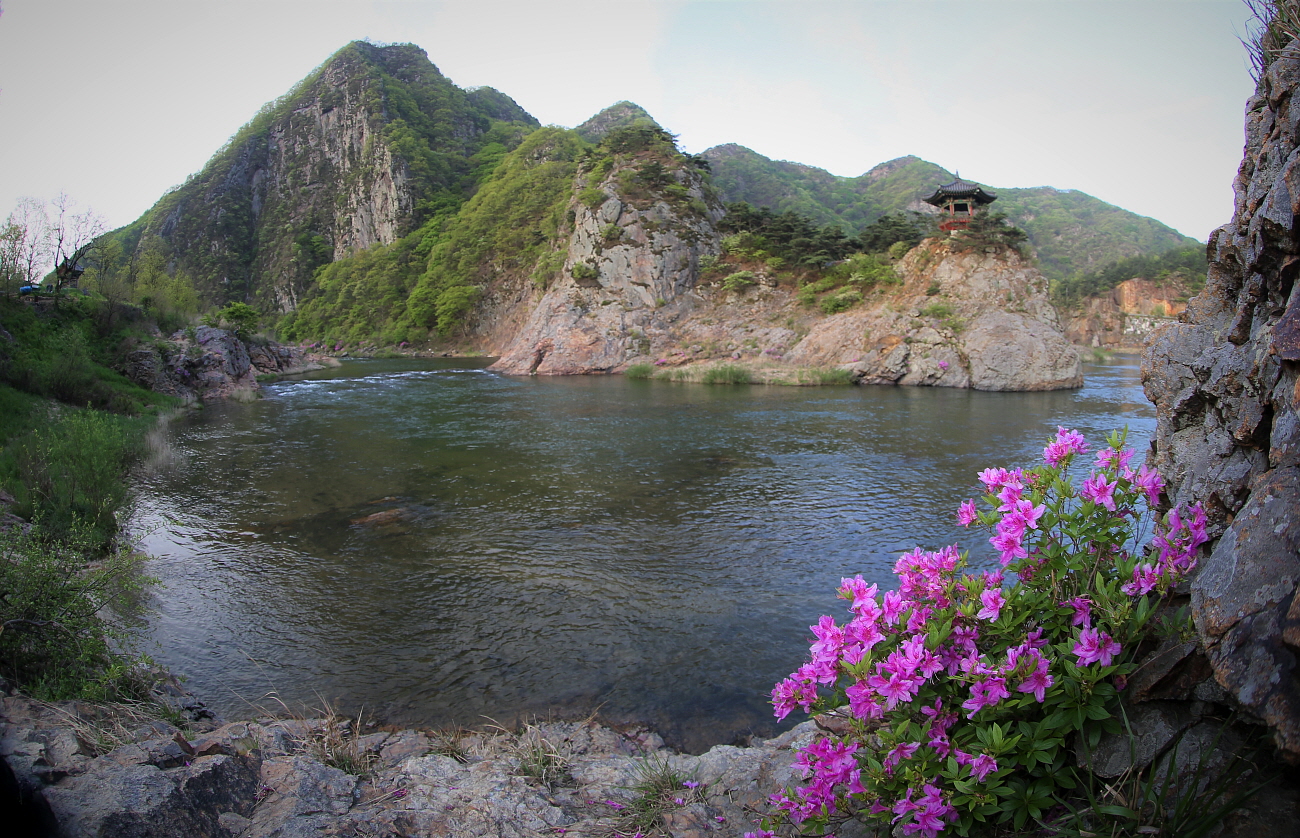 PHOTO BY  | Canon EOS 5D Mark III | 2016:04:25 06:15:50 | ISO-100 | 1/40 sec | f 5.6 | 13 mm | EV=0 | ● WIDTH:1300 pixels  HEIGHT:838 pixels