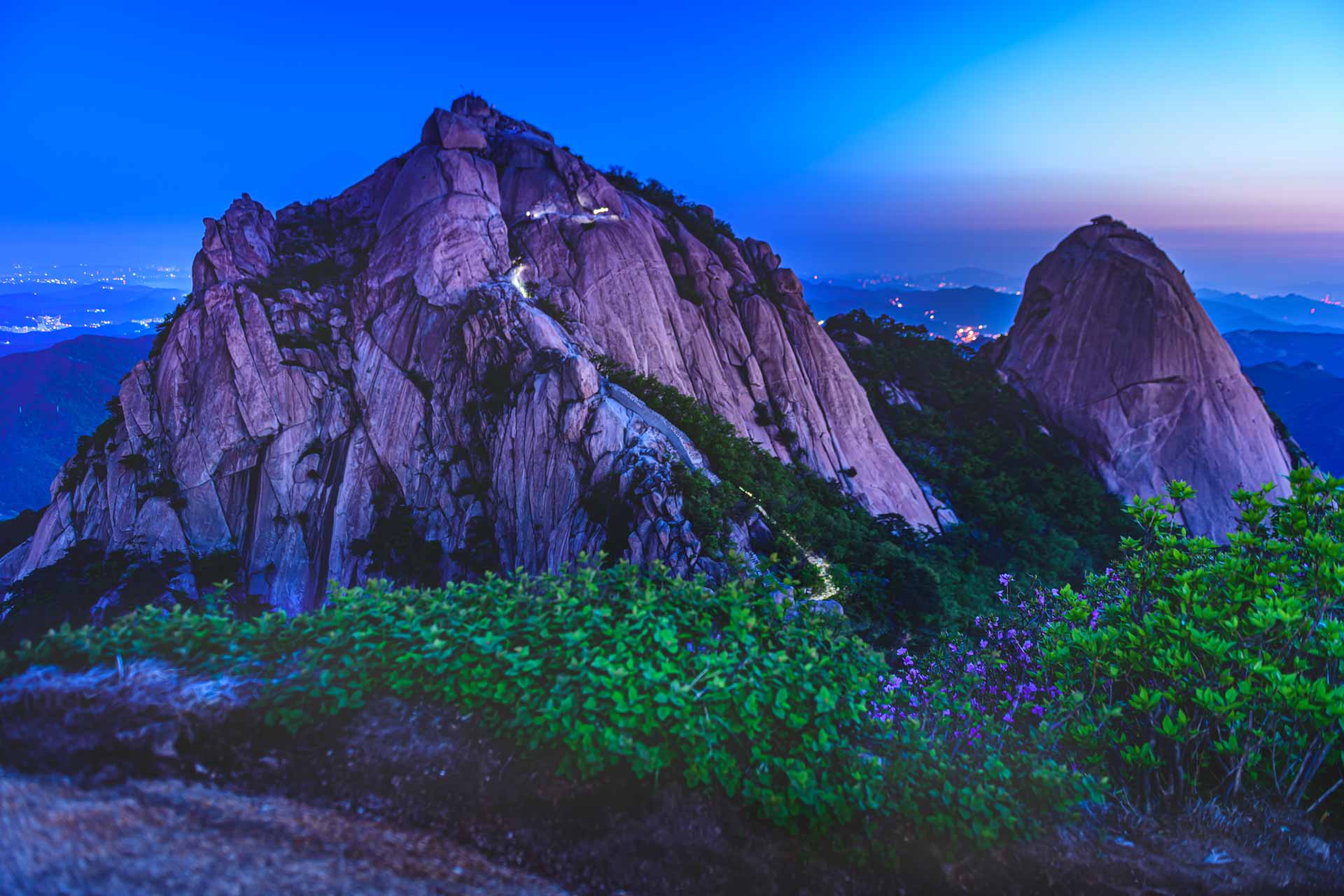 PHOTO BY Jae Ik Lee | NIKON D850 | 2024:04:28 04:57:01 | ISO-100 | 25/1 sec | f 2.8 | 24 mm | EV=2 | ● WIDTH:  HEIGHT: