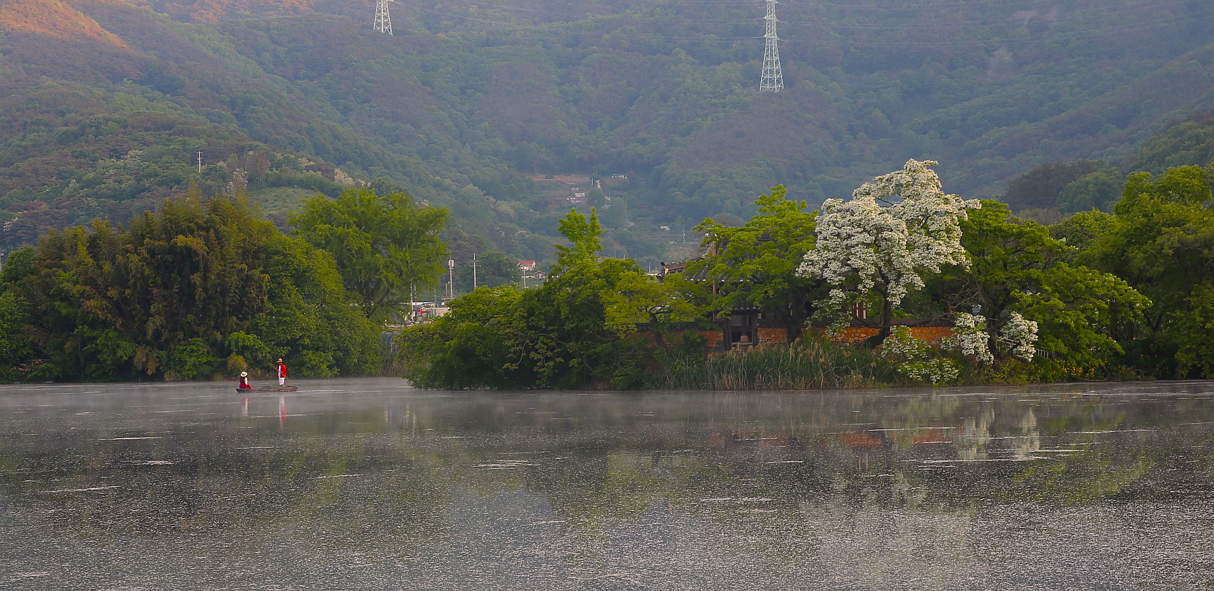 PHOTO BY  | Canon EOS 5D Mark III | 2024:05:04 05:43:17 | ISO-100 |  |  |  | EV=0 | ● WIDTH:1700 pixels  HEIGHT:828 pixels