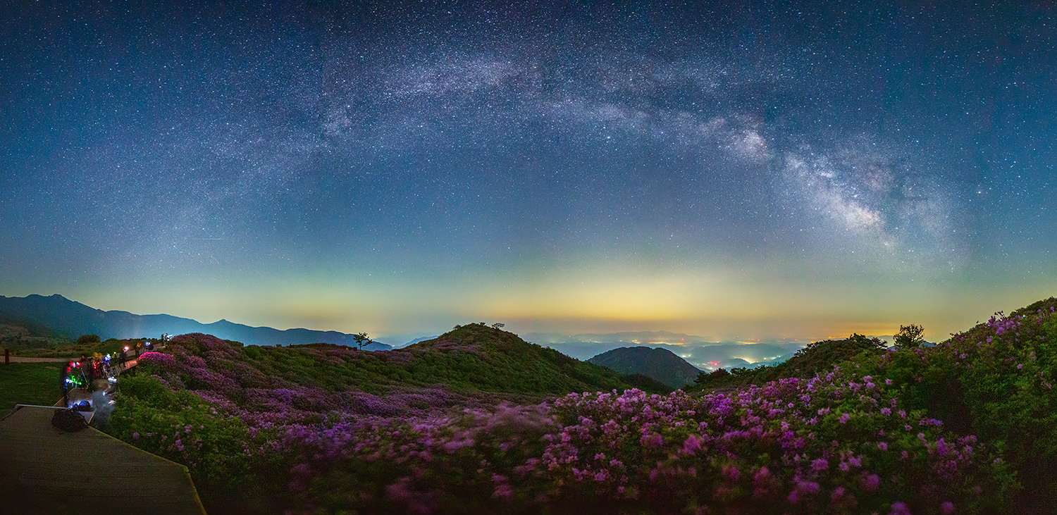 PHOTO BY  | Canon EOS 5D Mark III | 2024:05:03 02:19:54 | ISO-2500 | 20/1 sec |  |  | EV=0 | ● WIDTH:1500 pixels  HEIGHT:731 pixels