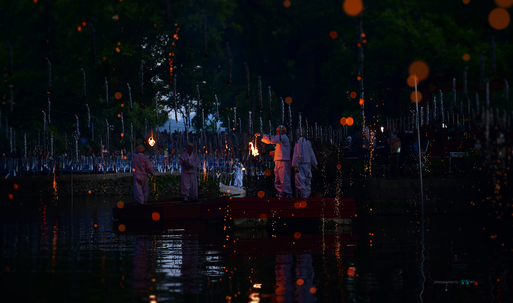 PHOTO BY MHS | NIKON D850 | 2024:05:14 19:22:05 | ISO-640 | 1/100 sec | f 2.8 | 70 mm | EV=-2 | ● WIDTH:1800 pixels  HEIGHT:1063 pixels