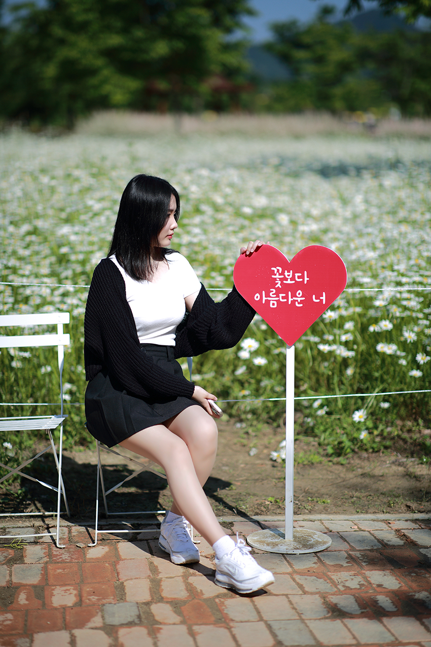 PHOTO BY  | Canon EOS 5D Mark III | 2024:05:14 09:00:00 | ISO-50 | 1/6400 sec | f 1.4 | 85 mm | EV=0 | ● WIDTH:850 pixels  HEIGHT:1275 pixels