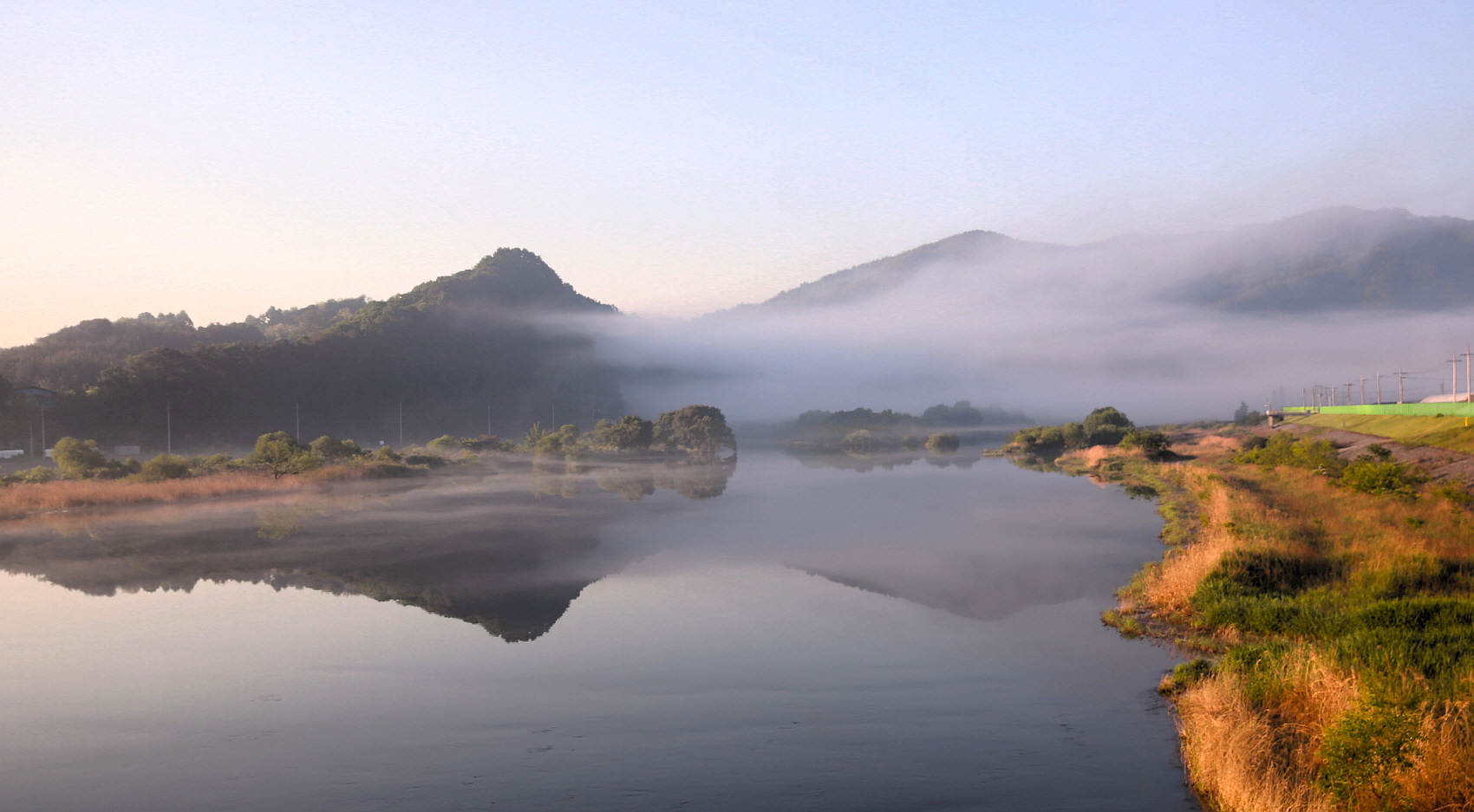 PHOTO BY  | Canon EOS 5D Mark III | 2024:05:15 06:04:38 | ISO-100 | 1/800 sec | f 3.5 | 35 mm | EV=0 | ● WIDTH:1700 pixels  HEIGHT:937 pixels