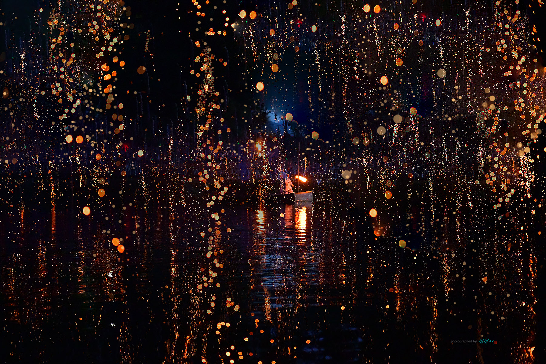 PHOTO BY MHS | NIKON D850 | 2024:05:14 19:38:19 | ISO-16000 | 1/250 sec | f 2.8 | 70 mm | EV=-2 | ● WIDTH:1800 pixels  HEIGHT:1200 pixels