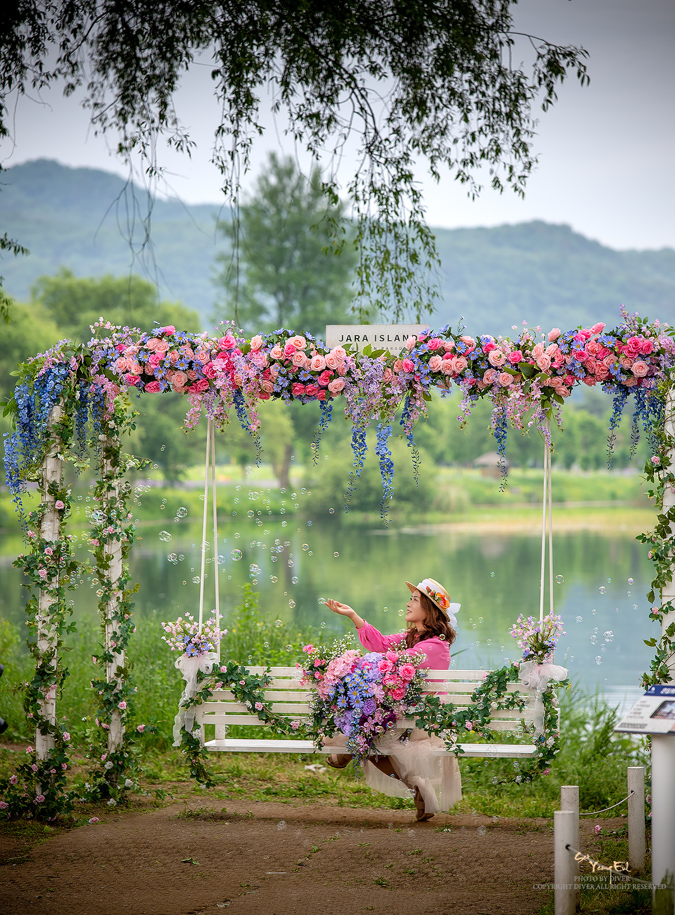 PHOTO BY  | NIKON Z f | 2024:05:20 07:05:32 | ISO-100 | 1/125 sec | f 2 | 75 mm | EV=0 | ● WIDTH:1328 pixels  HEIGHT:1800 pixels