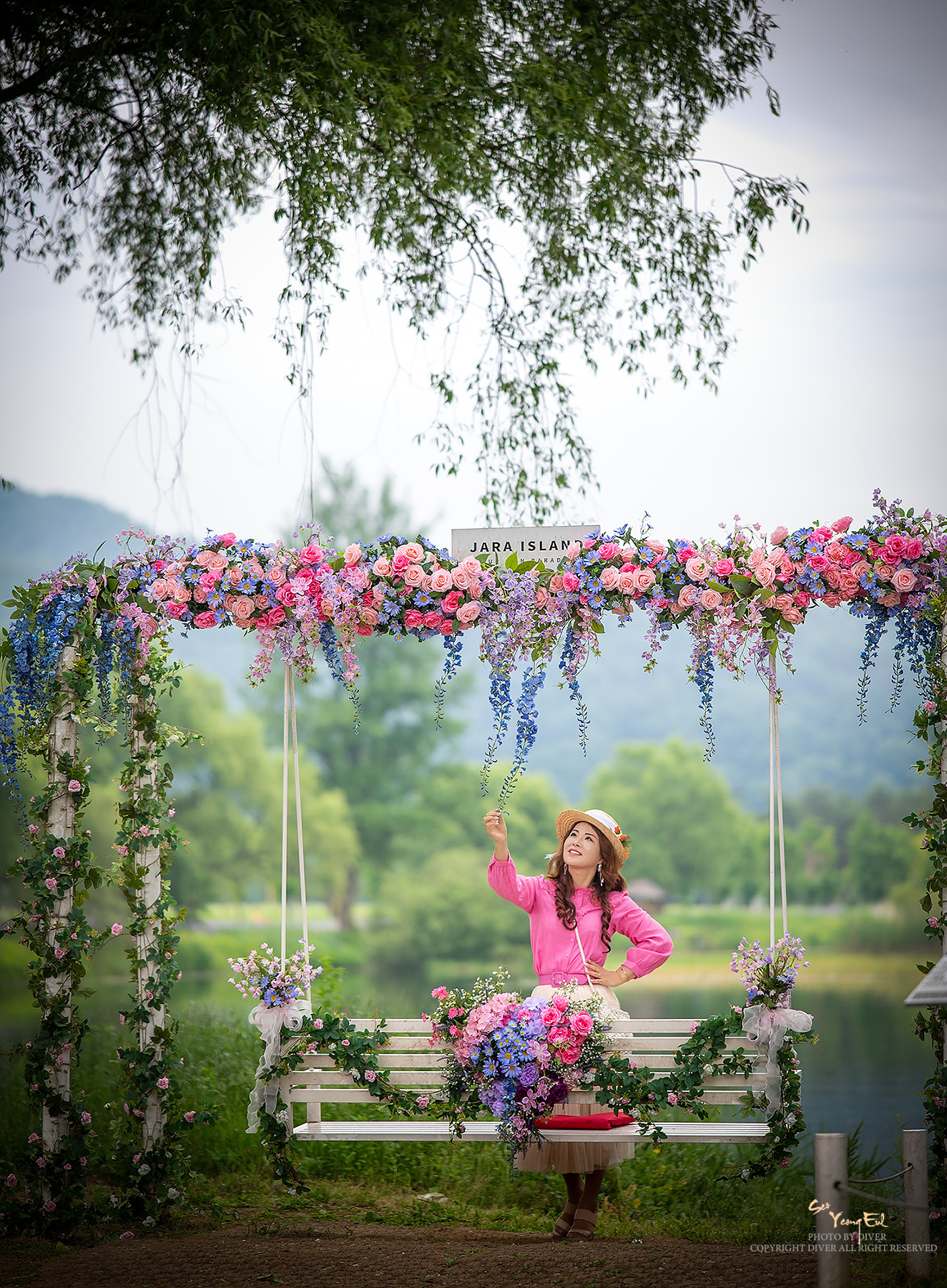 PHOTO BY  | NIKON Z f | 2024:05:20 07:08:01 | ISO-100 | 1/250 sec | f 1.2 | 75 mm | EV=0 | ● WIDTH:1324 pixels  HEIGHT:1800 pixels