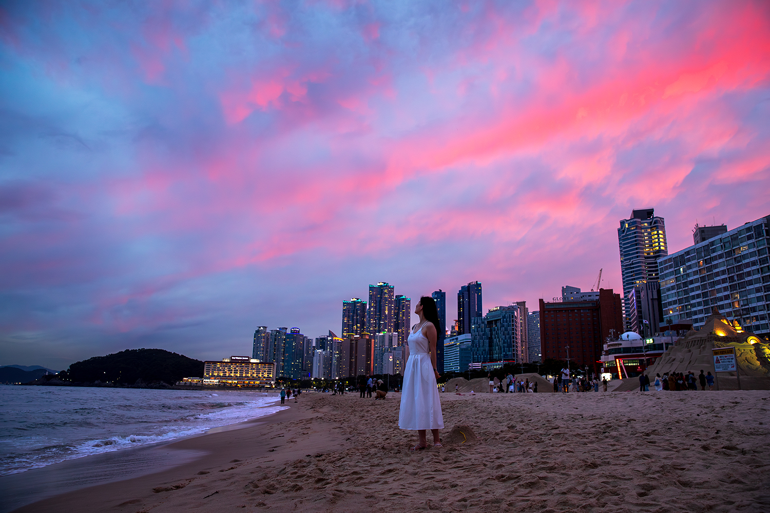 PHOTO BY  | Canon EOS 5D Mark IV | 2024:05:27 20:34:46 | ISO-1000 | 1/80 sec | f 4.5 | 24 mm | EV=0 | ● WIDTH:1500 pixels  HEIGHT:1000 pixels