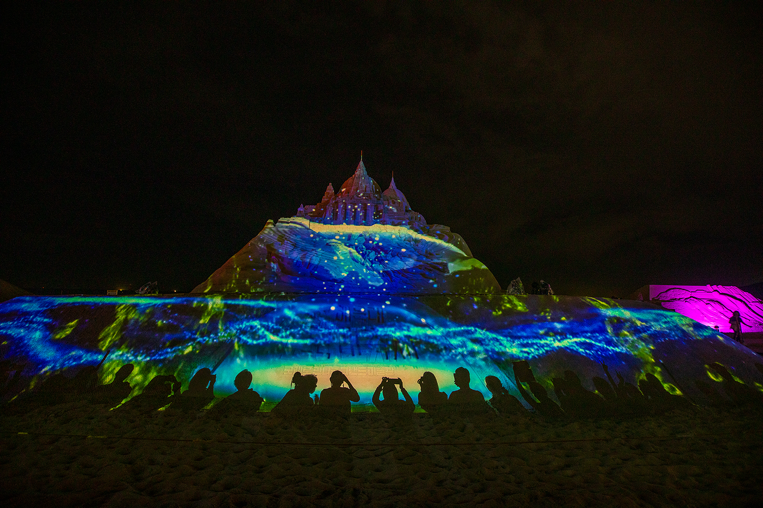 PHOTO BY  | Canon EOS 5D Mark IV | 2024:05:27 21:31:49 | ISO-1000 | 1/15 sec | f 4.5 | 16 mm | EV=0 | ● WIDTH:1500 pixels  HEIGHT:1000 pixels