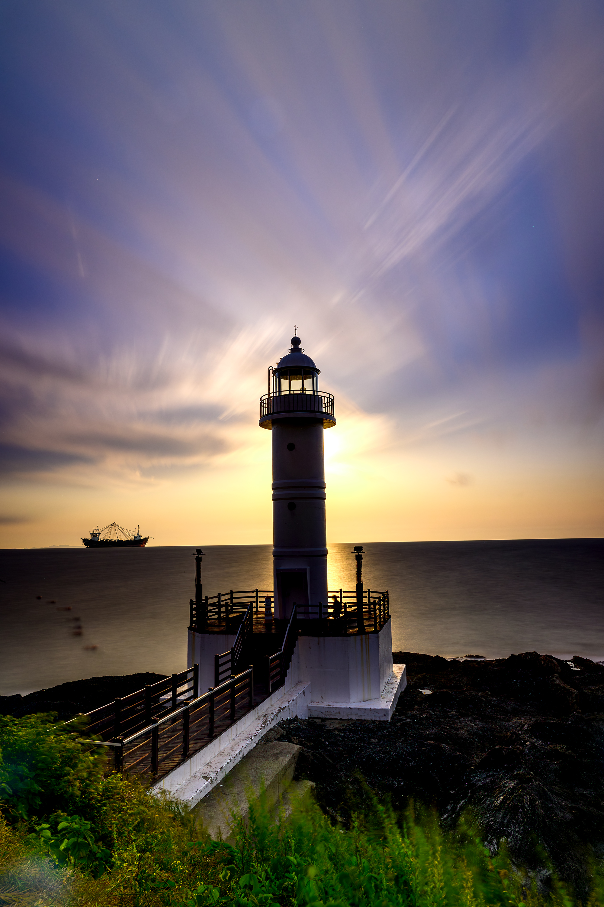 PHOTO BY  | NIKON Z 7_2 | 2024:05:31 18:49:46 | ISO-100 | 120/1 sec | f 11 | 24 mm | EV=0 | ● WIDTH:2000 pixels  HEIGHT:3000 pixels