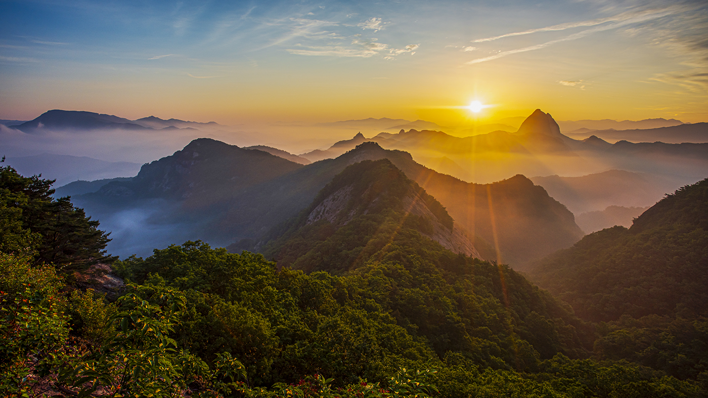 PHOTO BY  | NIKON D810 | 2024:06:02 06:07:28 | ISO-100 | 1/100 sec | f 11 | 19 mm | EV=-1.7 | ● WIDTH:1400 pixels  HEIGHT:786 pixels