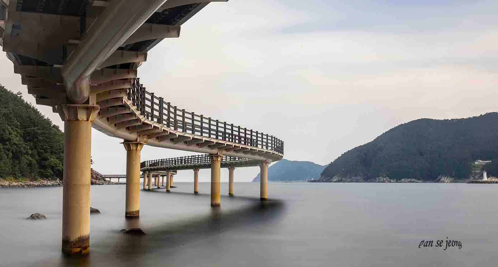 PHOTO BY jps | Canon EOS R6 | 2024:06:02 17:15:19 | ISO-100 | 180/1 sec | f 18 | 38 mm | EV=0 | ● WIDTH:1600 pixels  HEIGHT:859 pixels