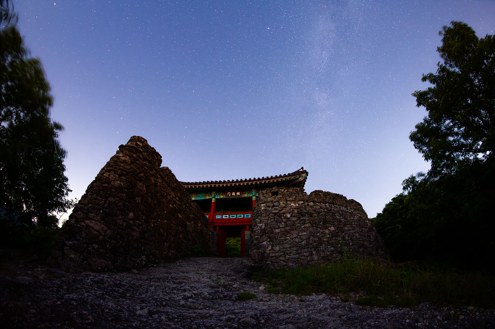 PHOTO BY  | NIKON D850 | 2024:05:18 02:27:25 | ISO-1600 | 30/1 sec | f 2.8 | 12 mm | EV=0 | ● WIDTH:1700 pixels  HEIGHT:1133 pixels