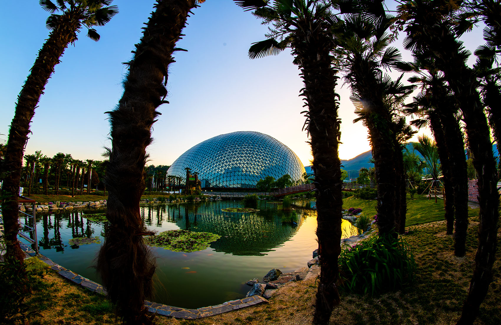 PHOTO BY  | NIKON D850 | 2024:05:19 18:36:57 | ISO-400 | 1/125 sec | f 13 | 12 mm | EV=0 | ● WIDTH:1700 pixels  HEIGHT:1104 pixels