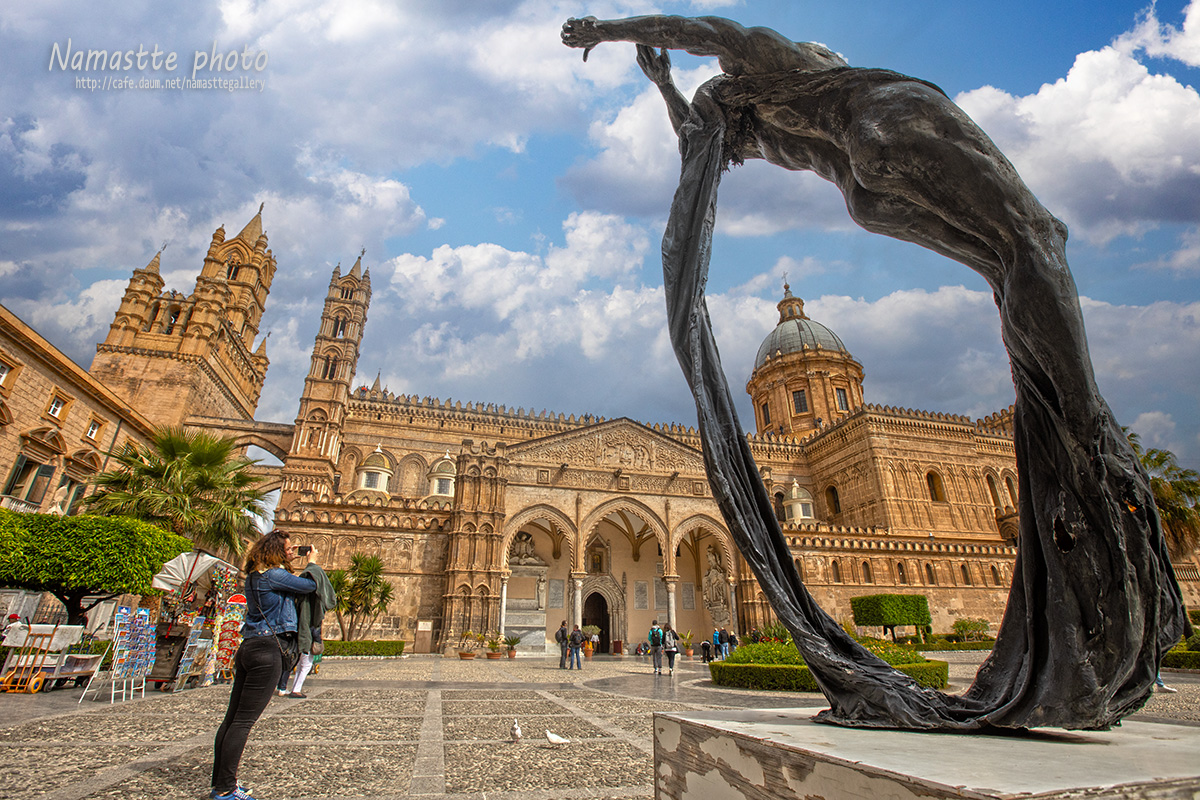 PHOTO BY LEE PILKOO | Canon EOS 5D Mark IV | 2024:04:24 17:21:31 | ISO-200 | 1/1000 sec | f 7.1 | 16 mm | EV=-0.3 | ● WIDTH:1200 pixels  HEIGHT:800 pixels