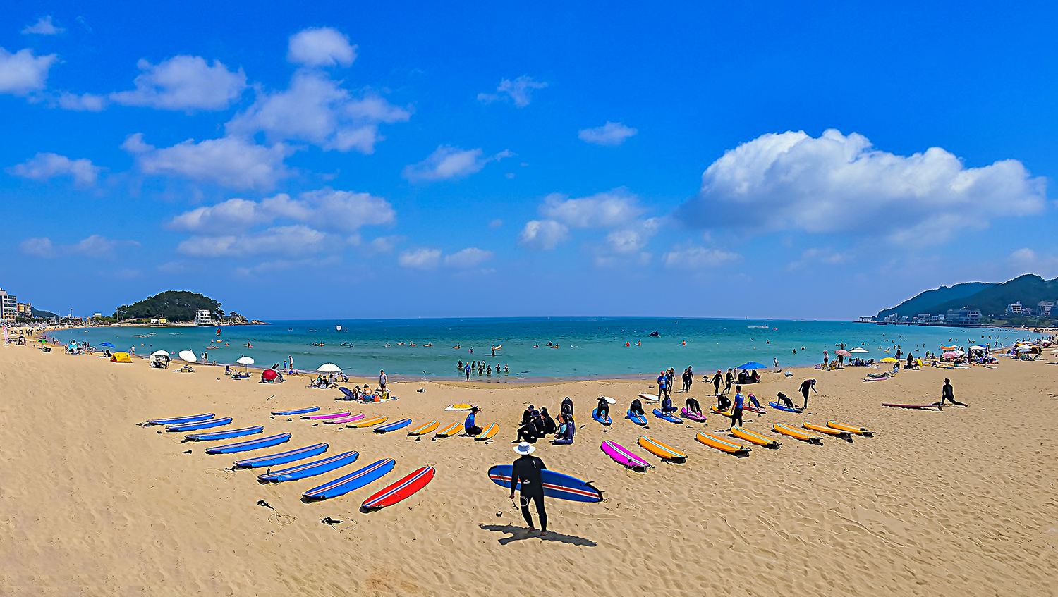 PHOTO BY  | SM-S908N | 2024:06:15 14:06:26 | ISO- |  |  | 2.2 mm | EV=0 | ● WIDTH:1500 pixels  HEIGHT:847 pixels