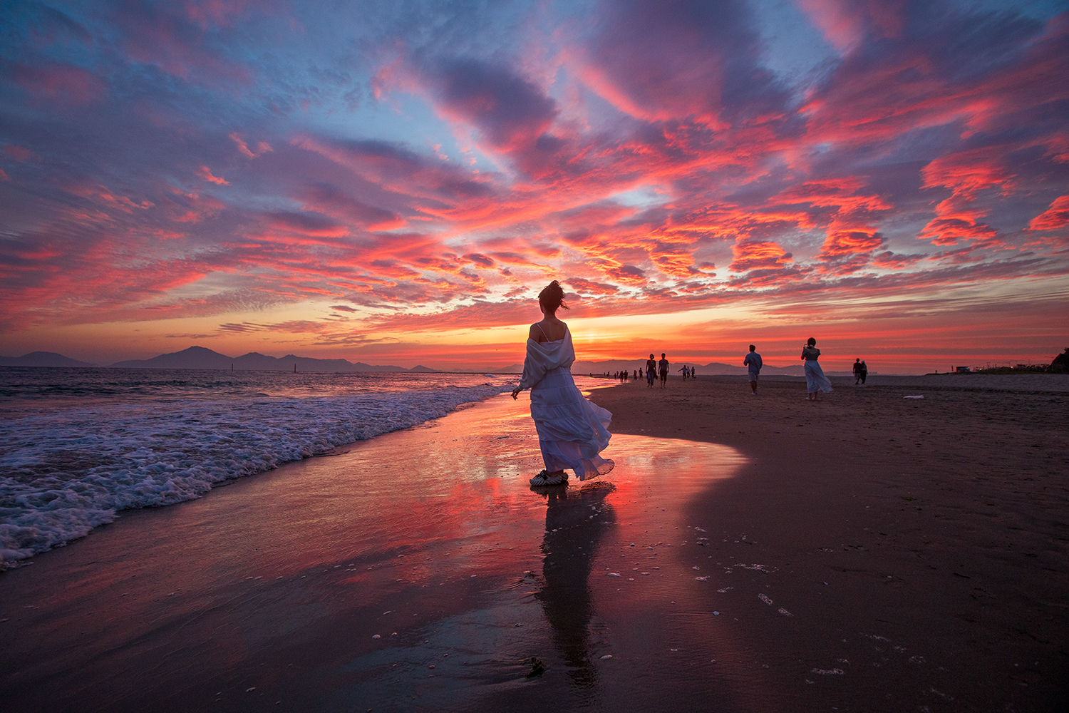 PHOTO BY  | Canon EOS 5D Mark IV | 2024:06:17 19:49:55 | ISO-800 | 1/125 sec | f 6.3 | 16 mm | EV=0 | ● WIDTH:1500 pixels  HEIGHT:1000 pixels