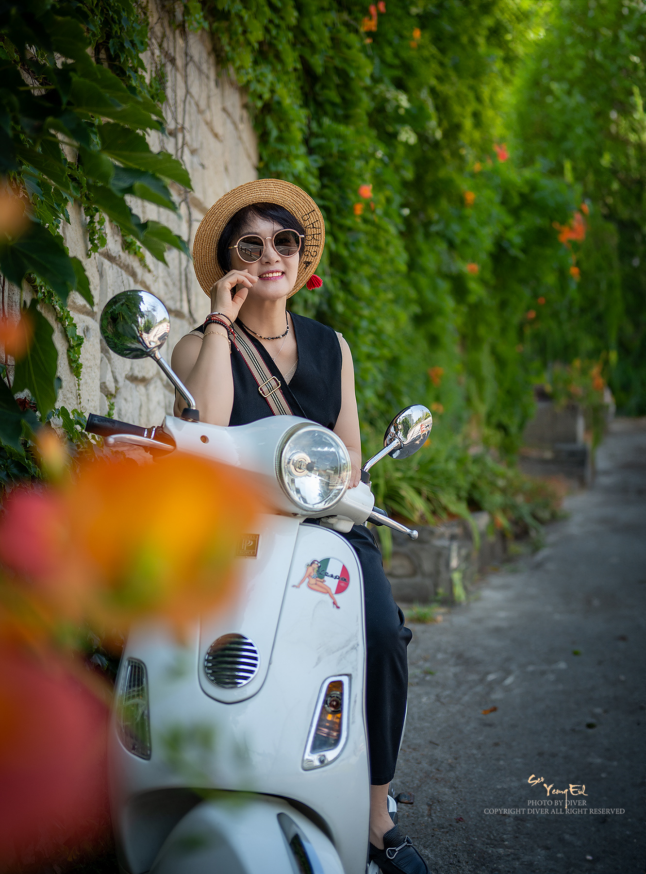 PHOTO BY  | NIKON Z f | 2024:06:19 14:22:27 | ISO-100 | 1/1000 sec | f 2 | 40 mm | EV=0 | ● WIDTH:1331 pixels  HEIGHT:1800 pixels