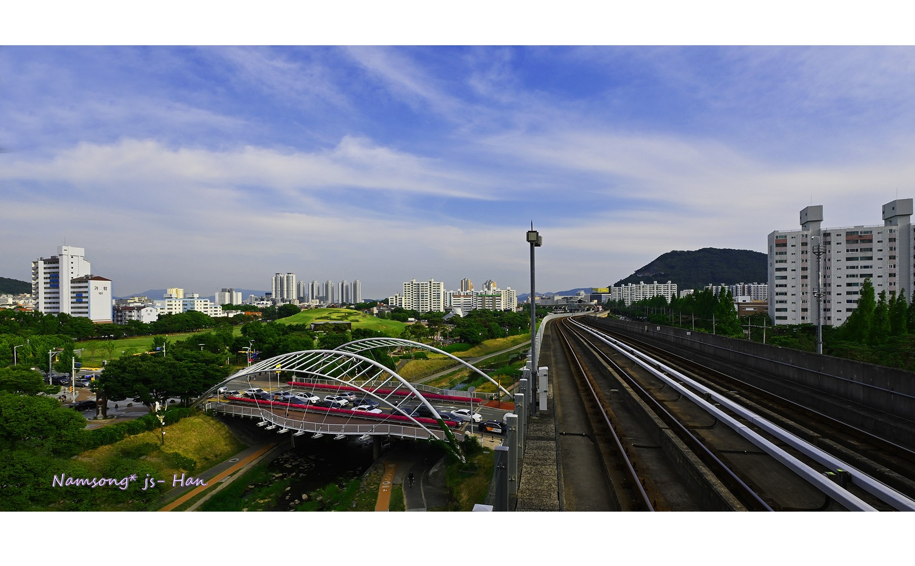 PHOTO BY HAN_JONGSOO | NIKON Z fc | 2024:06:19 17:46:59 | ISO-100 | 1/250 sec | f 9 | 12 mm | EV=-1.3 | ● WIDTH:1800 pixels  HEIGHT:918 pixels