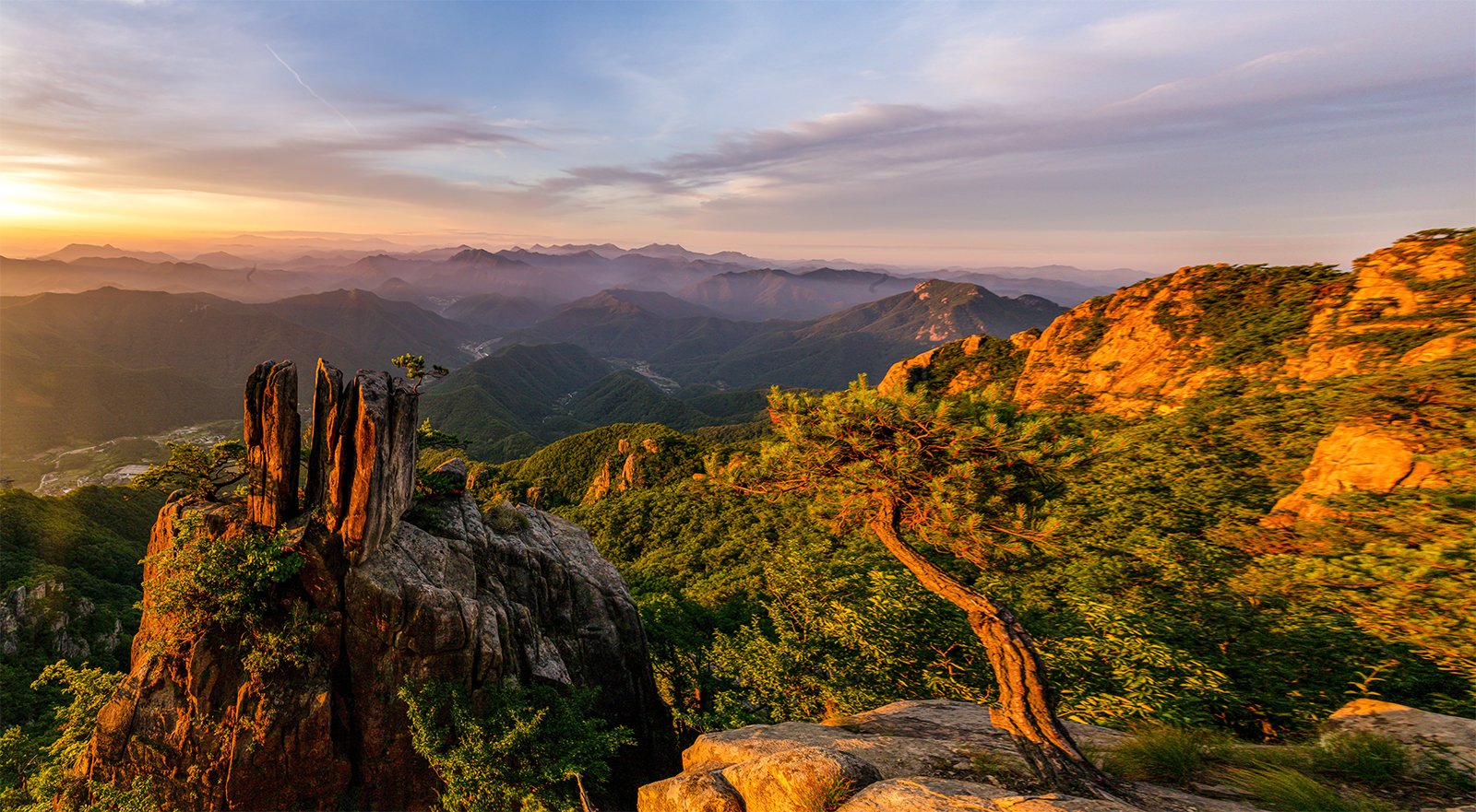 PHOTO BY MINKYUKIM | Canon EOS 5D Mark III | 2024:06:21 05:06:09 | ISO-200 | 1/30 sec | f 14 | 24 mm | EV=0 | ● WIDTH:1600 pixels  HEIGHT:881 pixels