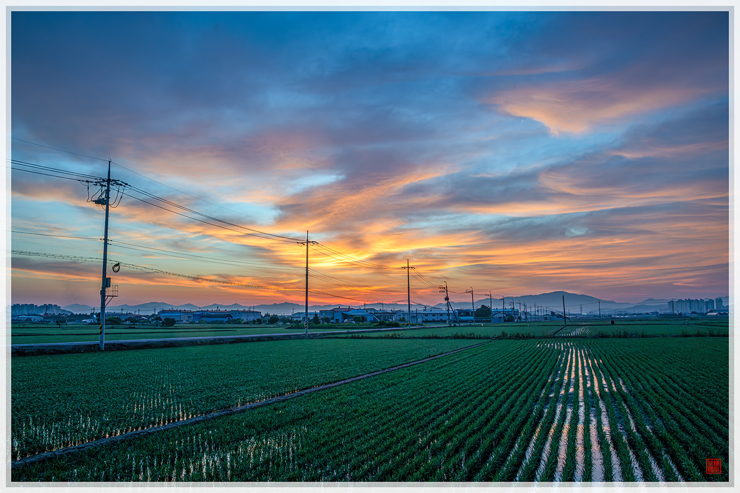 PHOTO BY  | NIKON D850 | 2024:06:20 04:51:33 | ISO-400 | 1/50 sec | f 13 | 28 mm | EV=-1 | ● WIDTH:1500 pixels  HEIGHT:1000 pixels