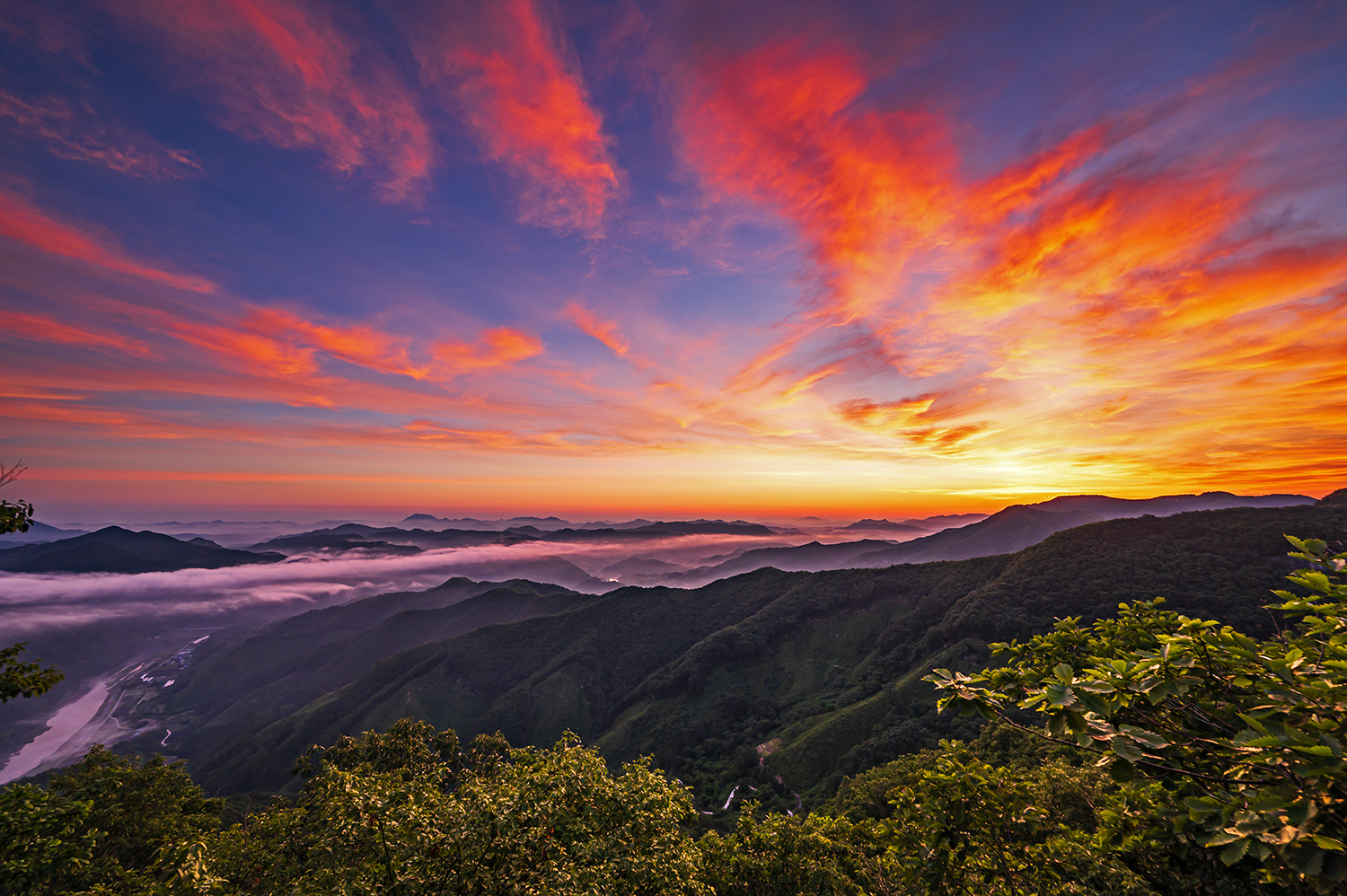 PHOTO BY  | NIKON Z 6_2 | 2024:06:17 05:04:07 | ISO-200 | 1/10 sec | f 11 | 14 mm | EV=-0.7 | ● WIDTH:1500 pixels  HEIGHT:998 pixels