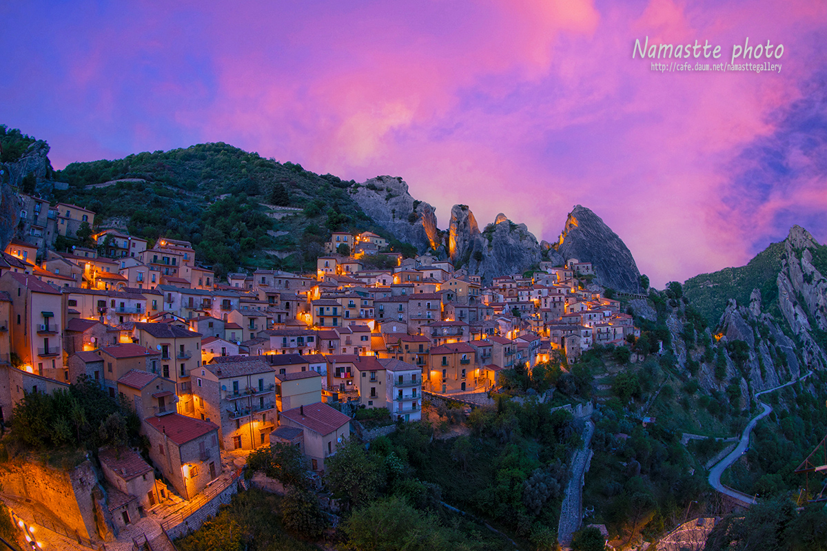 PHOTO BY LEE PILKOO | Canon EOS 5D Mark IV | 2024:04:29 03:18:21 | ISO-200 | 2/1 sec | f 8 | 15 mm | EV=0 | ● WIDTH:1200 pixels  HEIGHT:800 pixels