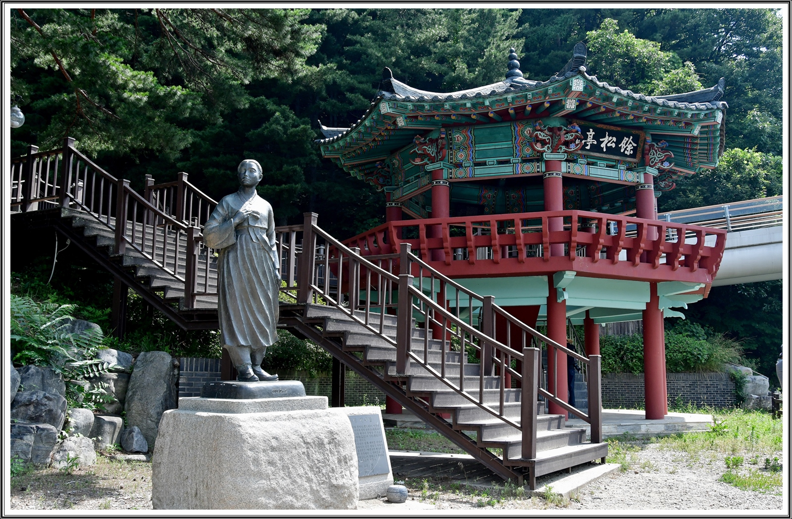 PHOTO BY  | NIKON D500 | 2024:06:29 10:35:03 | ISO-280 | 1/180 sec | f 8 | 24 mm | EV=-0.5 | ● WIDTH:5568 pixels  HEIGHT:3712 pixels