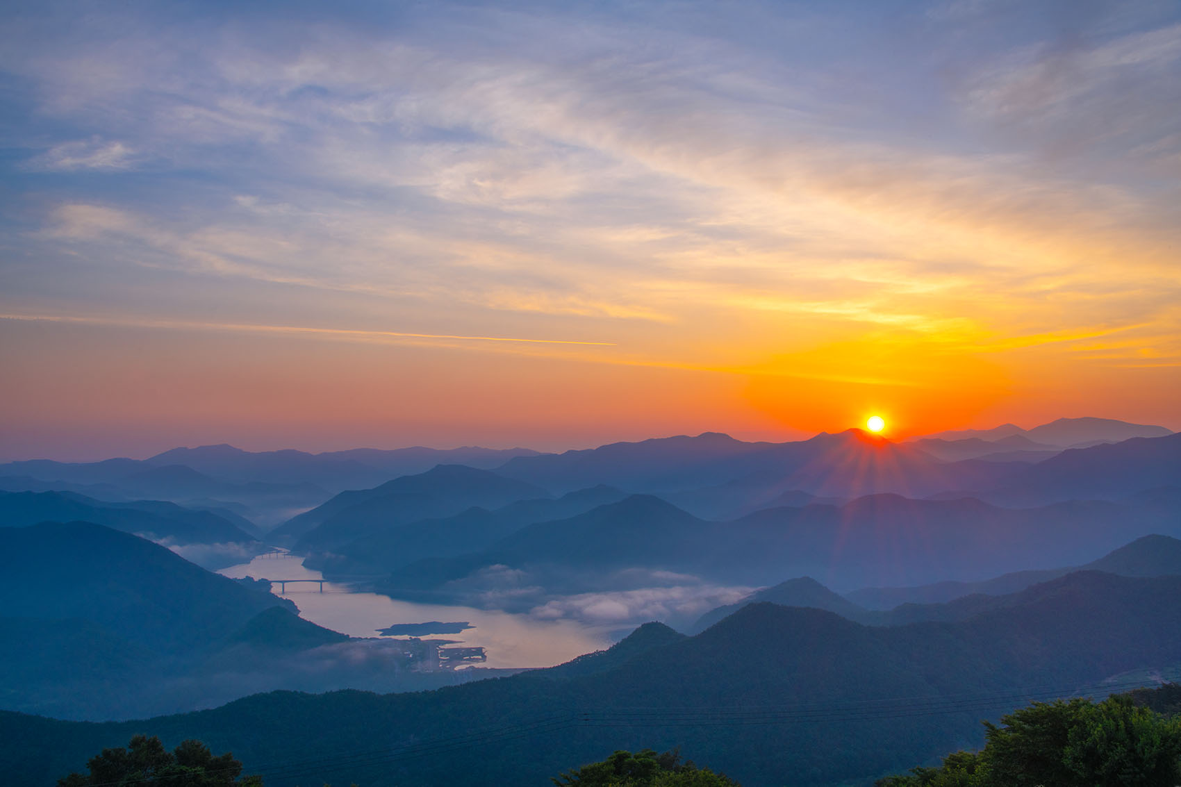 PHOTO BY  | NIKON D850 | 2024:06:29 05:01:51 | ISO-64 | 1/20 sec | f 22 | 35 mm | EV=0 | ● WIDTH:1700 pixels  HEIGHT:1133 pixels