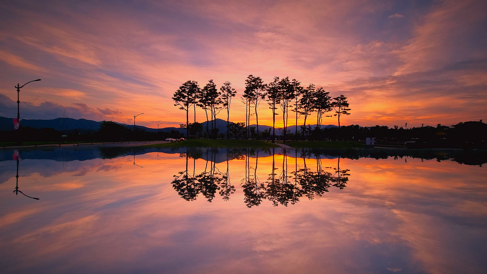 PHOTO BY  | SM-G998N |  | ISO-50 |  |  |  | EV=0 | ● WIDTH:1700 pixels  HEIGHT:957 pixels