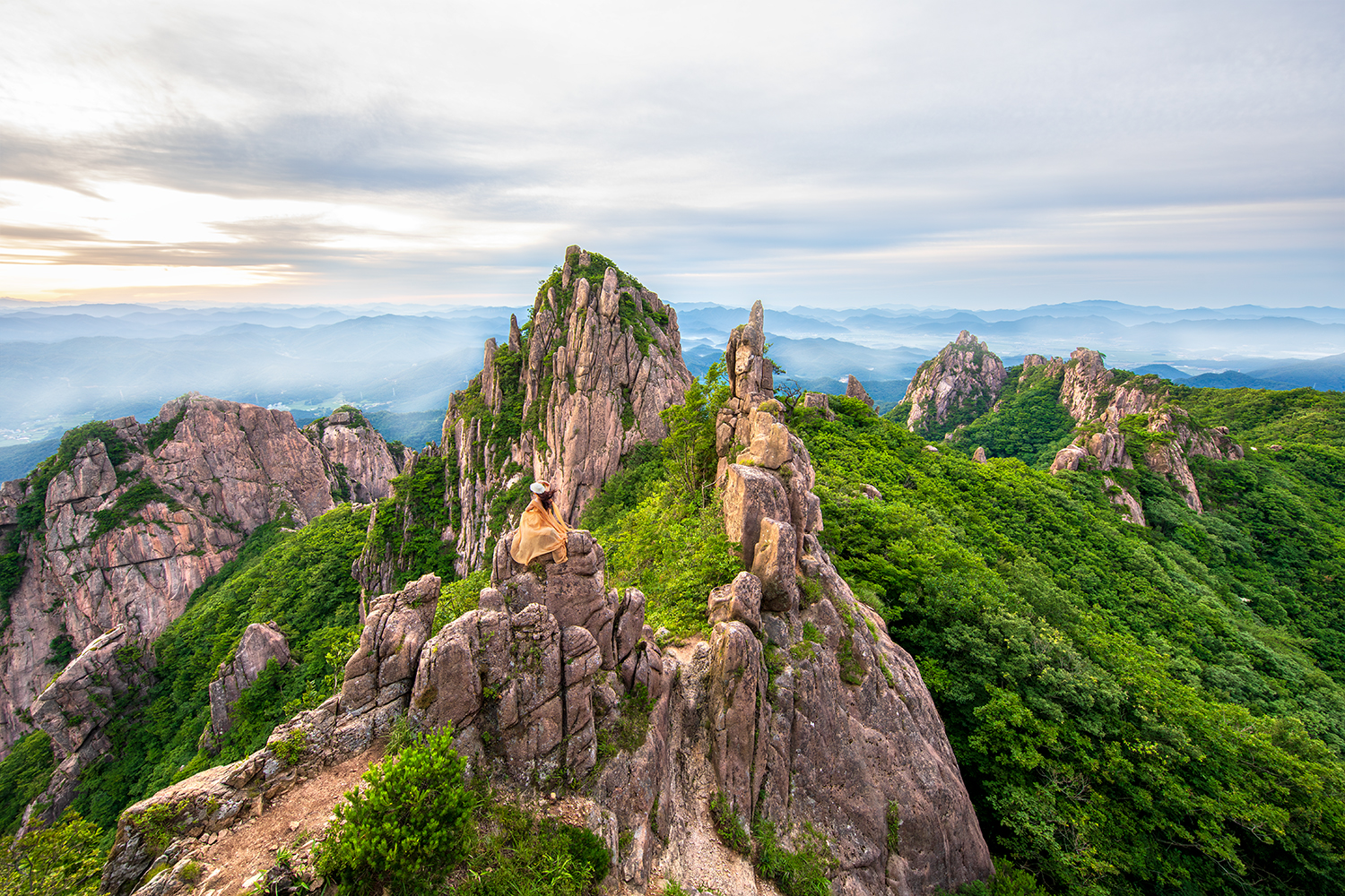 PHOTO BY  | Canon EOS 5D Mark IV | 2024:06:26 05:51:50 | ISO-500 | 1/60 sec | f 8 | 14 mm | EV=0 | ● WIDTH:1500 pixels  HEIGHT:1000 pixels